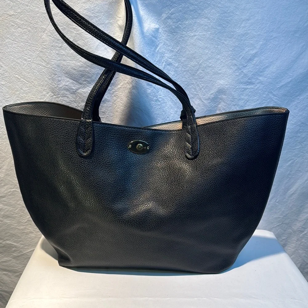 BCBG Elegant BlackTote